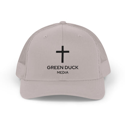 Gorra de camionero con logo de cruz - Colección Fe de Green Duck Media