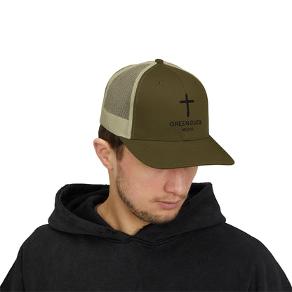 Gorra de camionero con logo de cruz - Colección Fe de Green Duck Media
